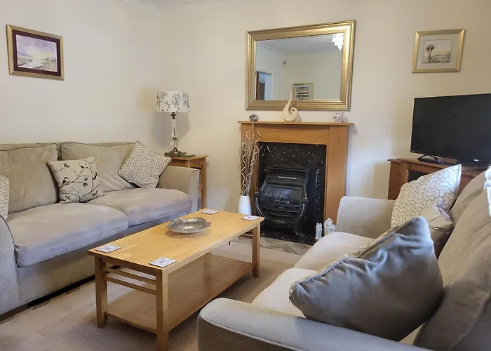 Grayz Townhouse - Free Onsite Parking For 2 Cars